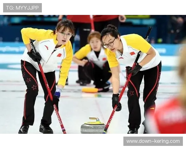 泛大陆冰壶锦标赛女子金牌战 中国女队7-6战胜加拿大队夺冠