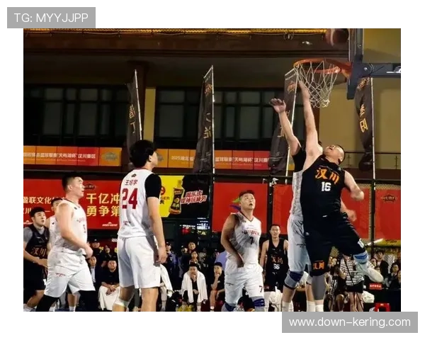 潜江队球迷客场助威声响彻球场，成球队逆转动力